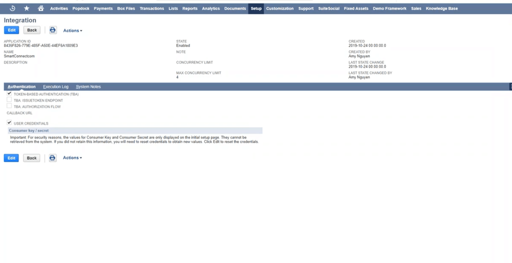 Integration setup page with application details and authentication options. Includes buttons for edit, back, and action.